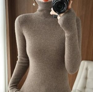 NWT Long Sleeve Turtleneck Sweater in Coffee
